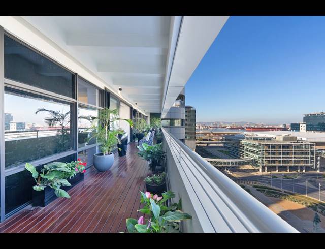 6 BEDROOM PENTHOUSE FOR SALE IN CAPE TOWN CITY CENTRE